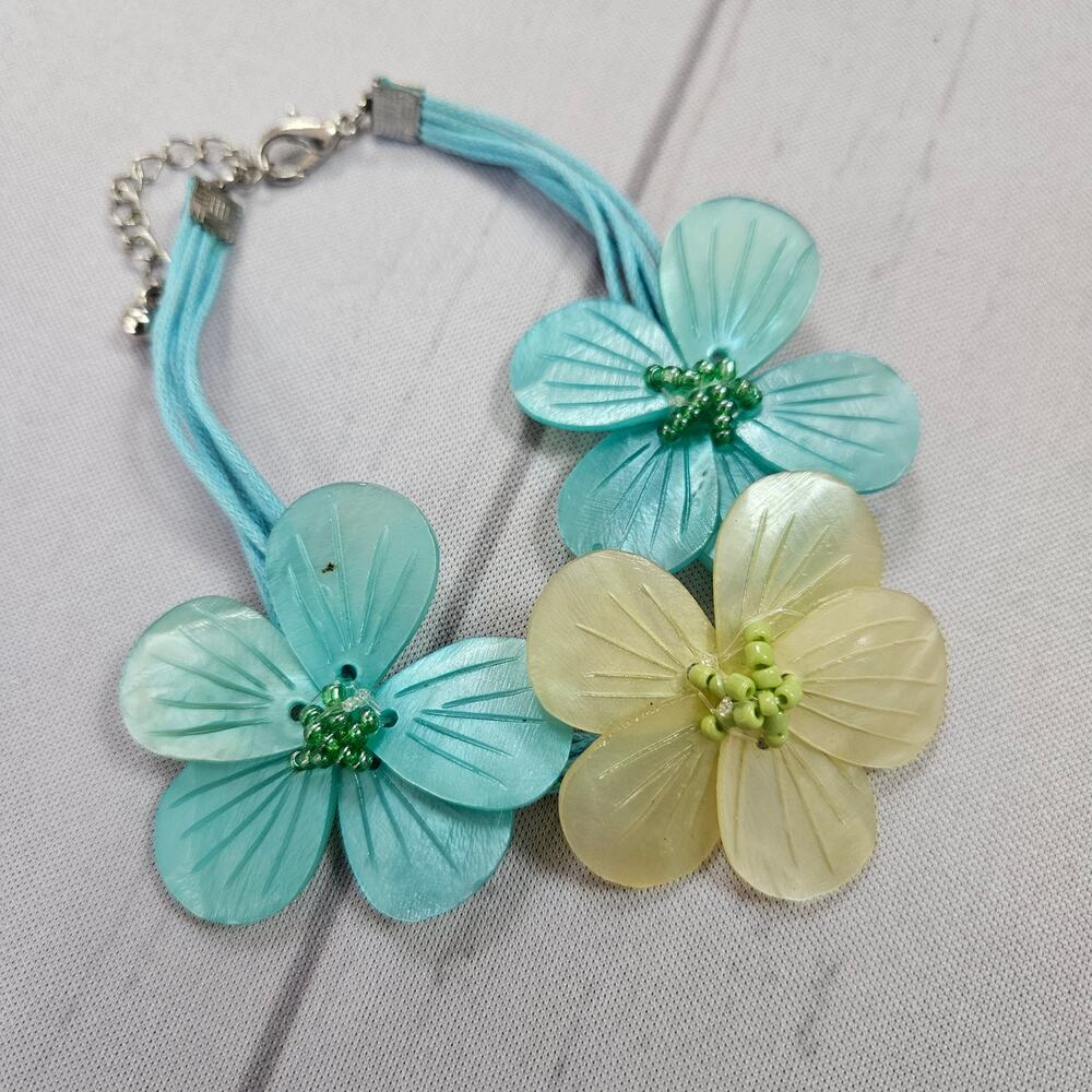 Sold - Floral Beaded Bracelet Blue & Yellow Adjustable - Picture 3 of 5